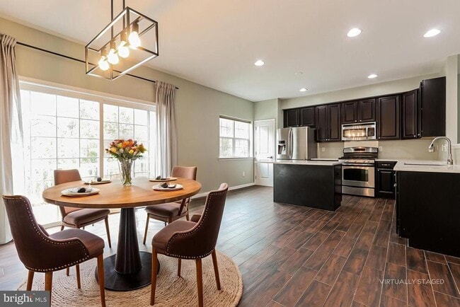 Building Photo - 5 Lani Ln