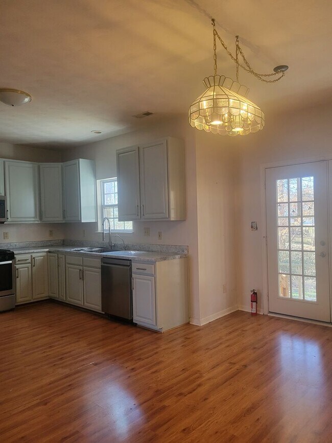 Building Photo - 3719 Bridlepath Ln