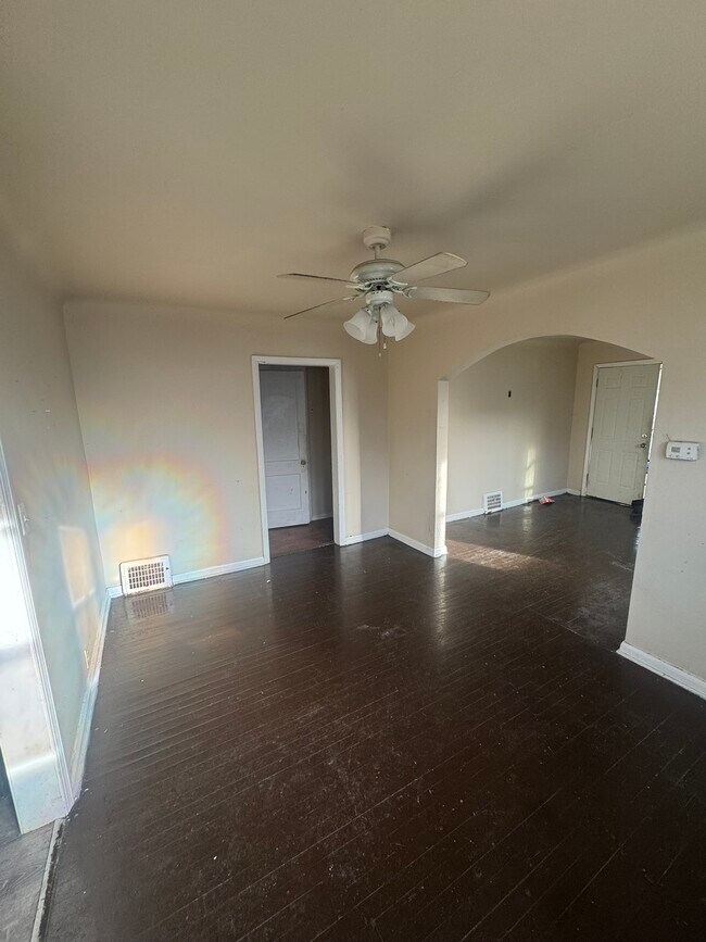 Building Photo - 1601 Mabel Ave