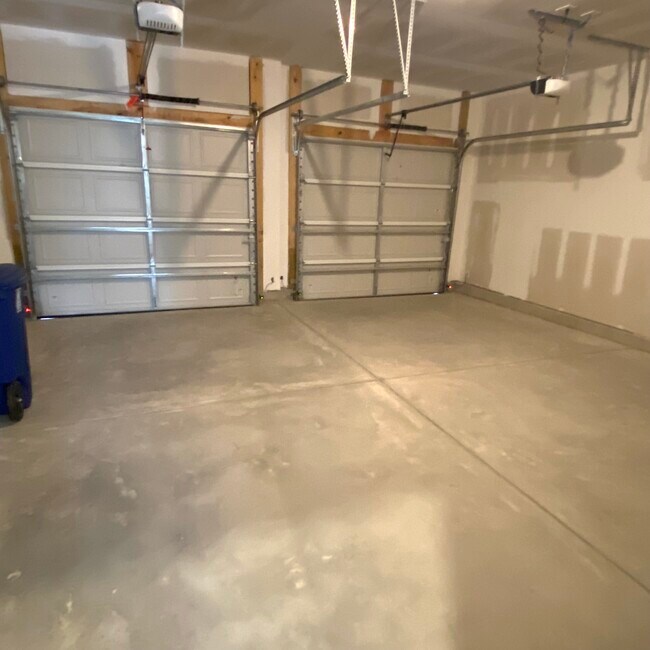 Building Photo - 3336 Mid Summer Ln