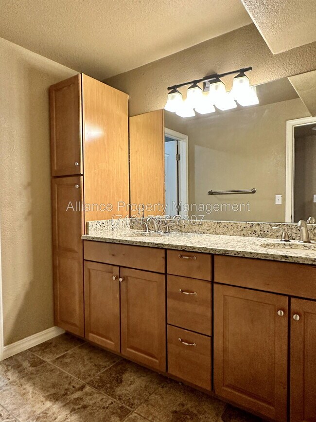 Building Photo - 2075 Bobcat Valley Ct