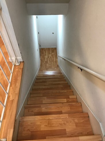 Stairs - 996 Belmont Terrace