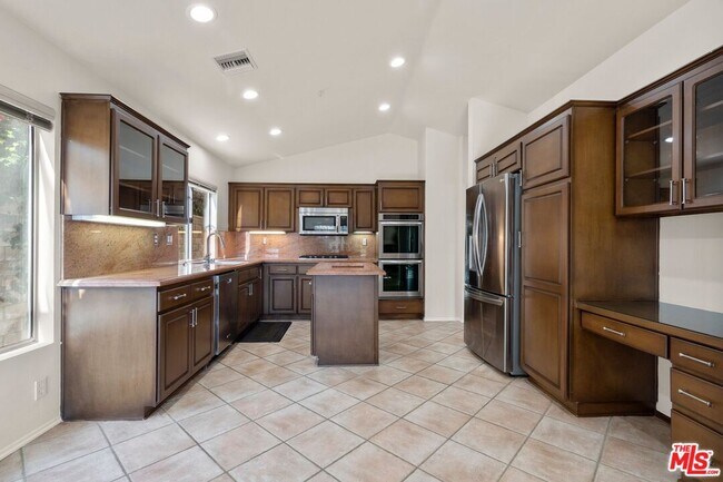 Building Photo - 24534 Stonegate Dr