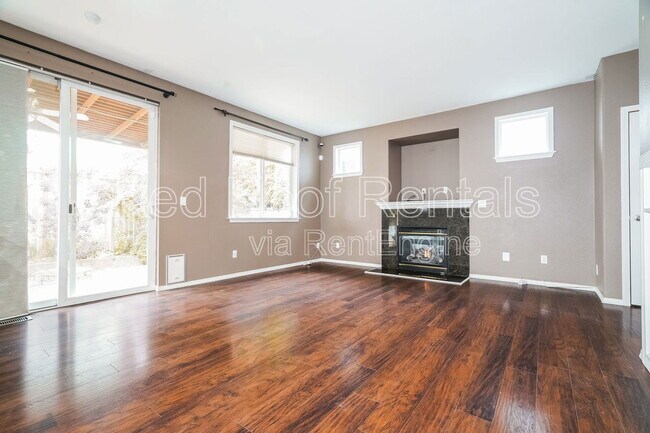 Building Photo - 9817 185th St E