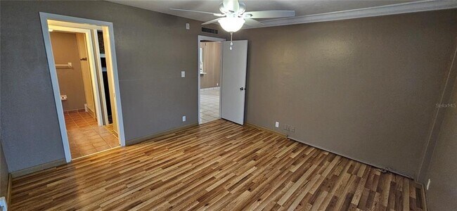 Building Photo - 2244 Winkler Ave
