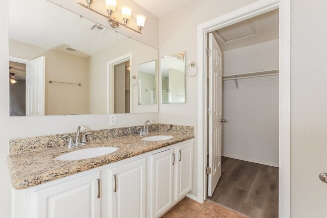 Building Photo - 30092 N Desert Willow Blvd