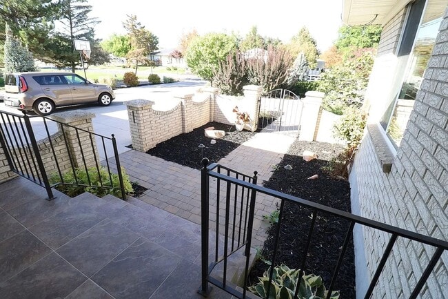 Building Photo - 1/2 off 1st months rent! Close to Utah State University Equestrian Park!