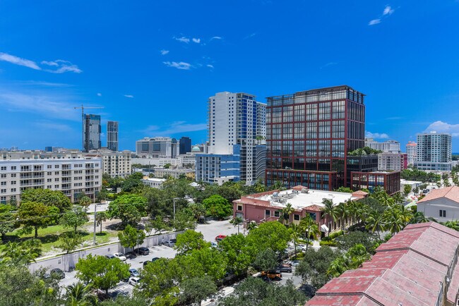 Building Photo - 403 S Sapodilla Ave