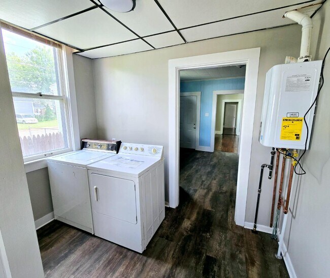 Building Photo - 118 E Maryland St