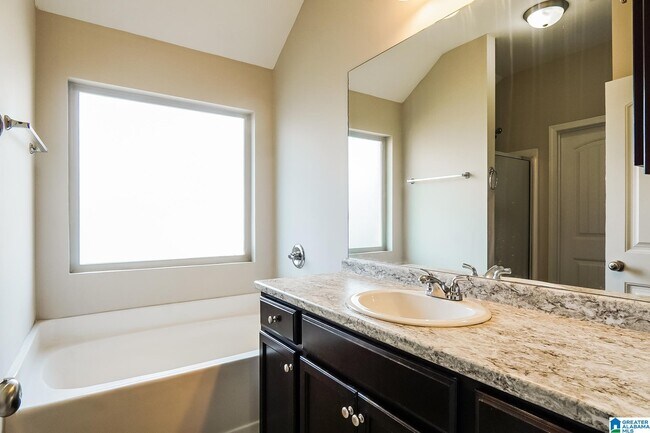 Building Photo - 936 Alise Cir
