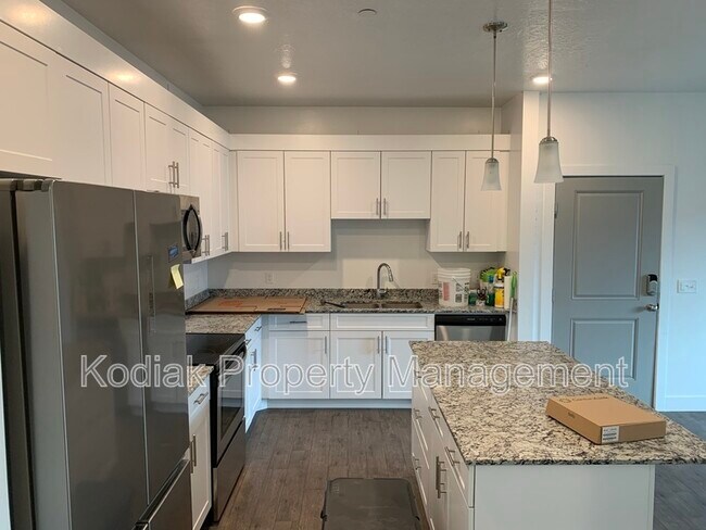 Building Photo - 875 S Depot St