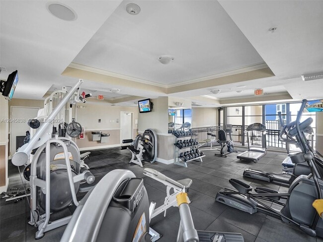 Building Photo - 2509 N Ocean Blvd