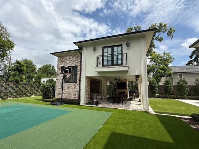 Building Photo - 2506 Blue Bonnet Blvd