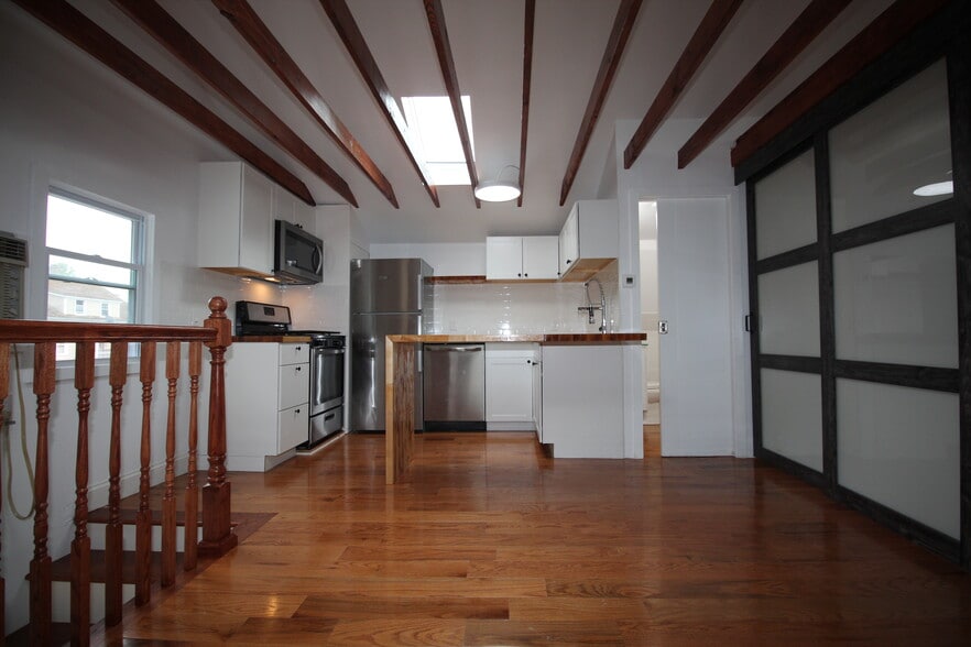 Dinning room - 321 Central Ave