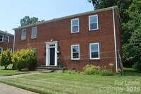 Building Photo - 423 N Center St