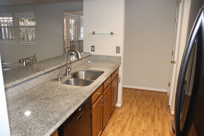 Building Photo - well-kept 2-bedroom, 2-bath condo