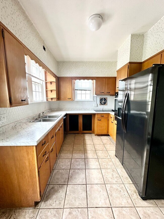 Building Photo - Spacious Homes In Bridgeport