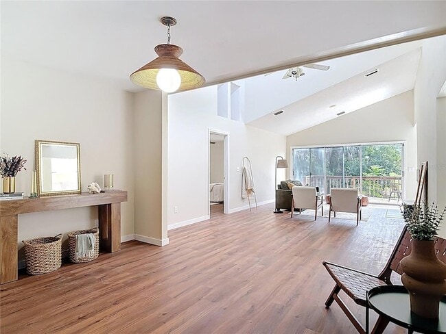 Building Photo - 289 Gull Dr S