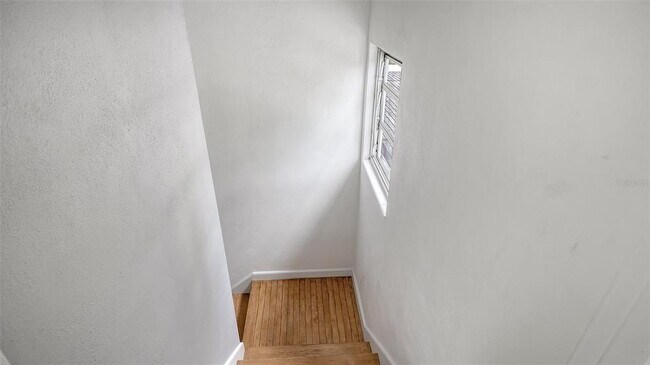 Building Photo - 7665 Sanderling Rd