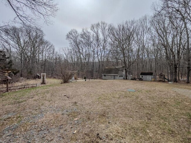 Building Photo - Refined Ranch Living in a Private Natural Setting