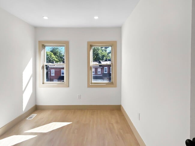 Building Photo - 3905 Cranston Ave