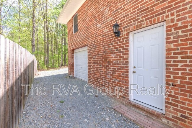 Building Photo - 36 Ferndale Drive