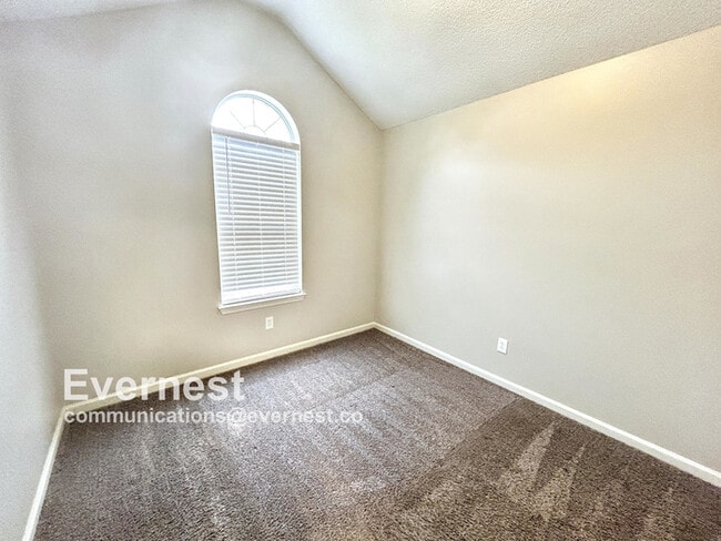 Building Photo - 892 Asbury Way
