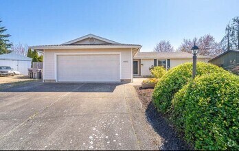 Building Photo - Available August 1st for You!  Beautiful P...