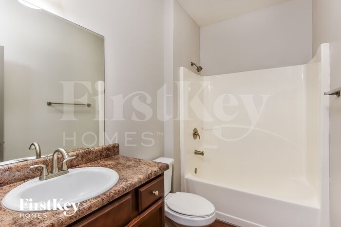 Building Photo - 983 Treymont Way SW