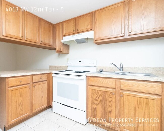 Building Photo - 4013 NW 12th Terrace