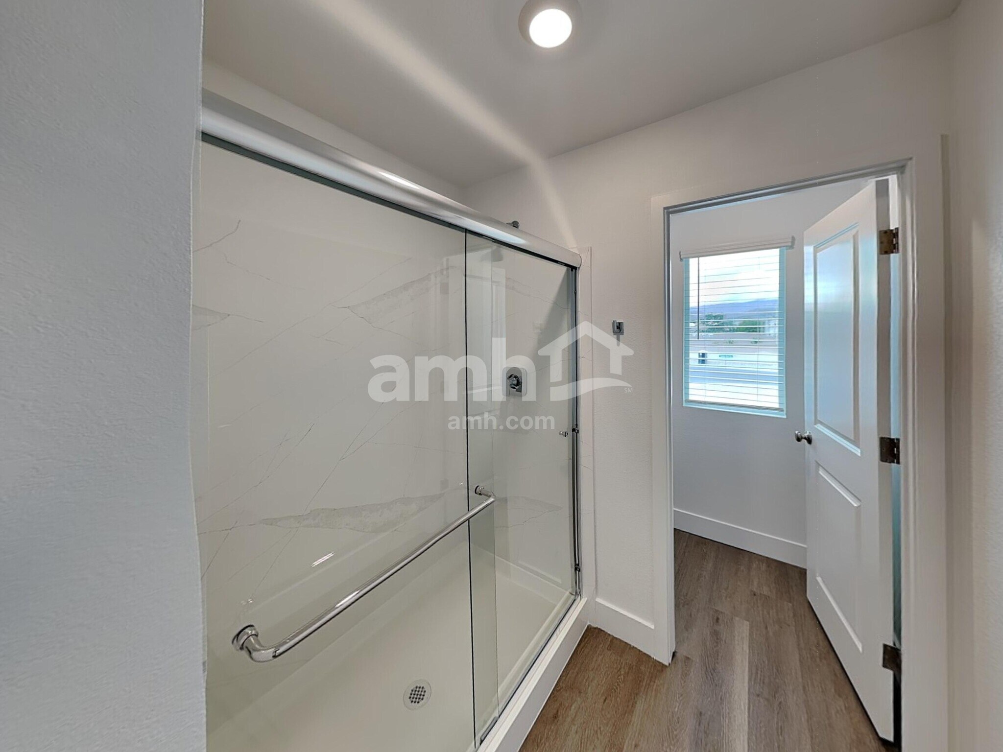 Building Photo - 5879 Vaes Dothrak St