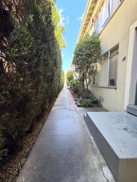 Building Photo - 5937 Gregory Ave