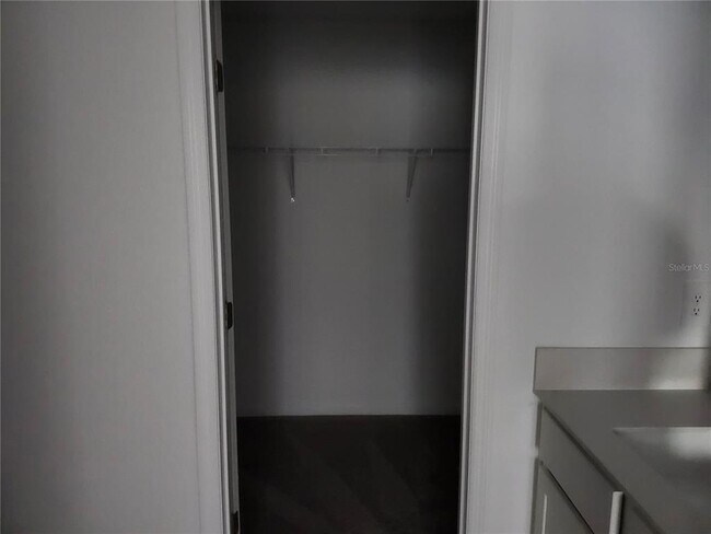 Building Photo - 2704 Lookout Rdg Rd