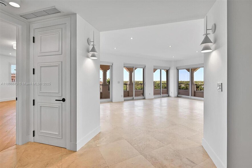 Building Photo - 13637 Deering Bay Dr