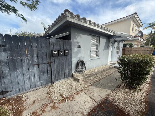 Building Photo - 1116 NE 16th Terrace