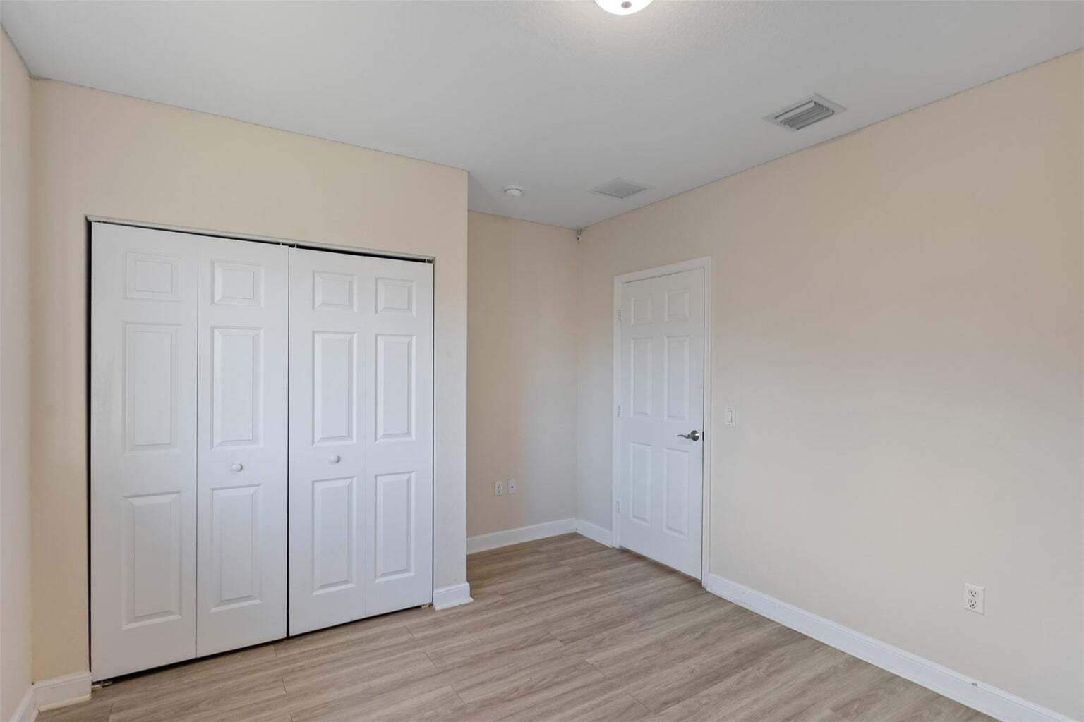 Building Photo - 6094 Live Oak Ct