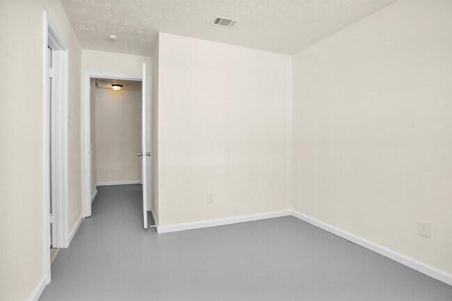 Building Photo - 2126 Millhouse Rd