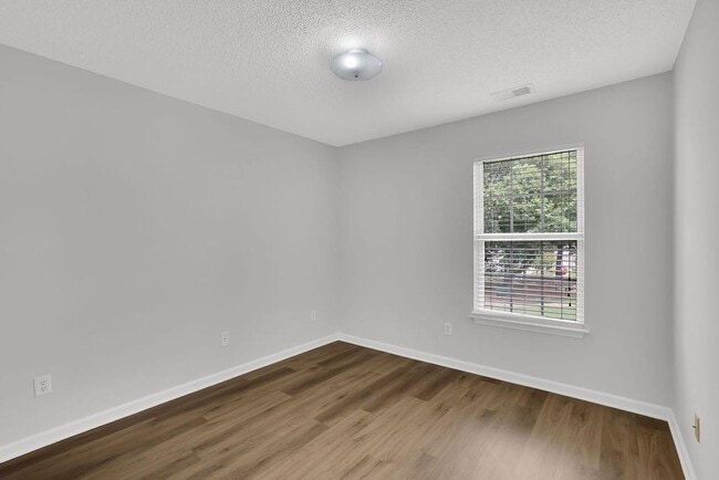 Building Photo - 518 Dragonfly Ct