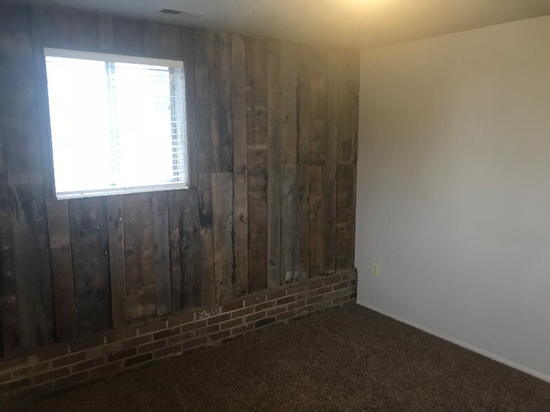 Building Photo - 294 N 300 W