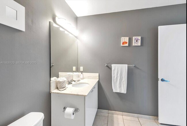 Building Photo - 133 NE 2nd Ave