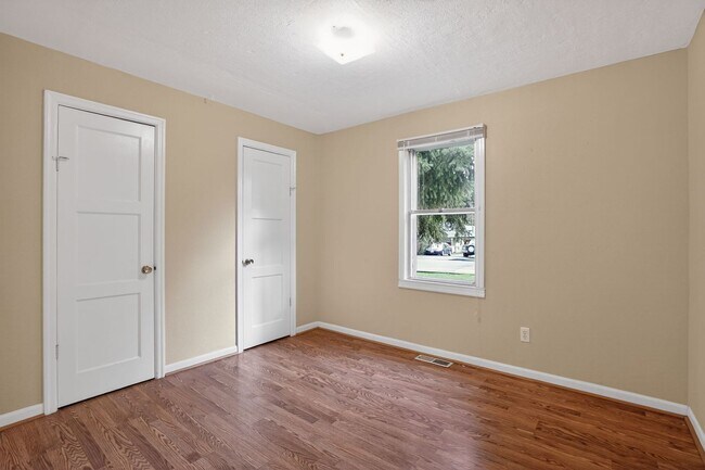 Building Photo - 4525 SW 180th Ave