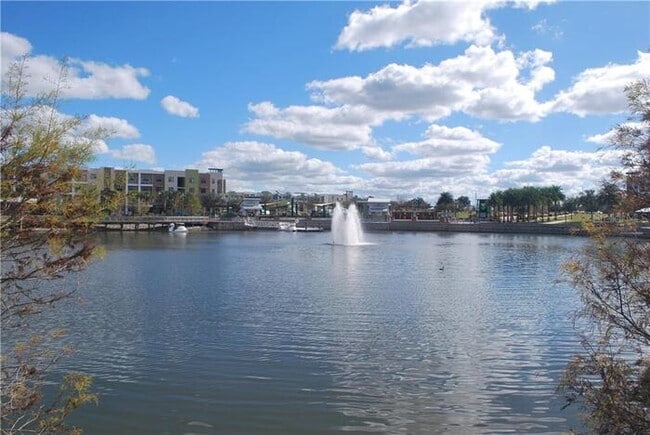 Building Photo - Gorgeous 3 bedroom, 2½ bath, 2 STORY townhome
