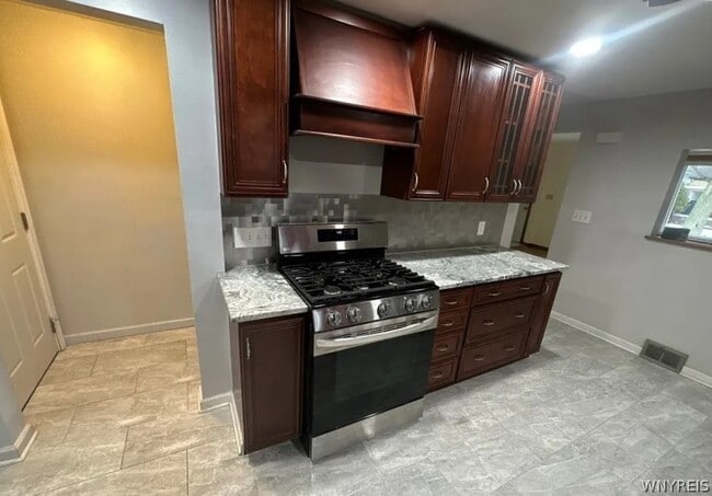 Building Photo - 298 Skillen St