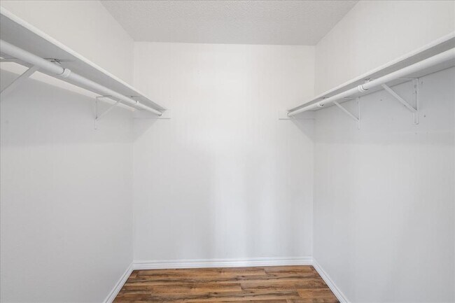 Building Photo - 1404 Deupree Dr