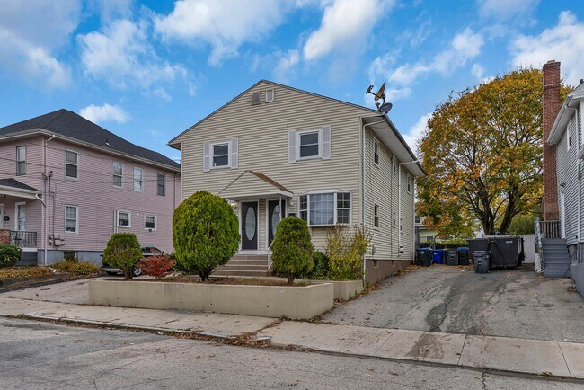 Building Photo - 107 Roosevelt St