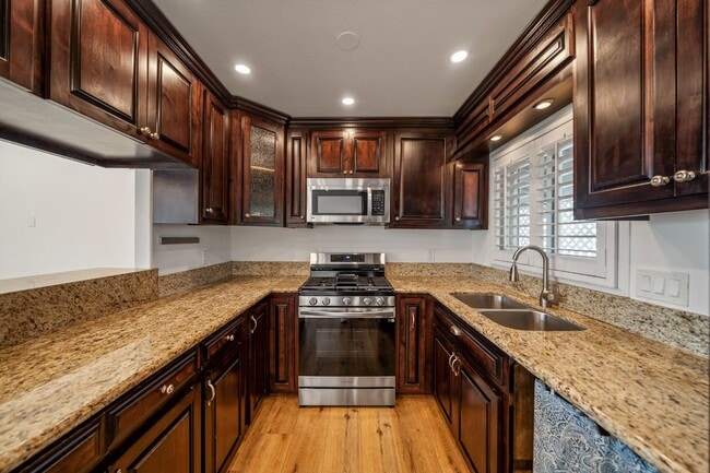 Building Photo - Imperial Beach House Stunning  2 bed /1 bath Duplex w Garage, Yard, + A/C