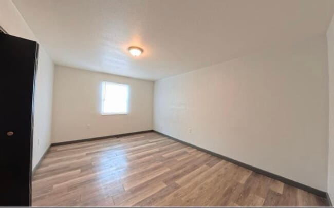 Building Photo - 2605 Eastview Dr