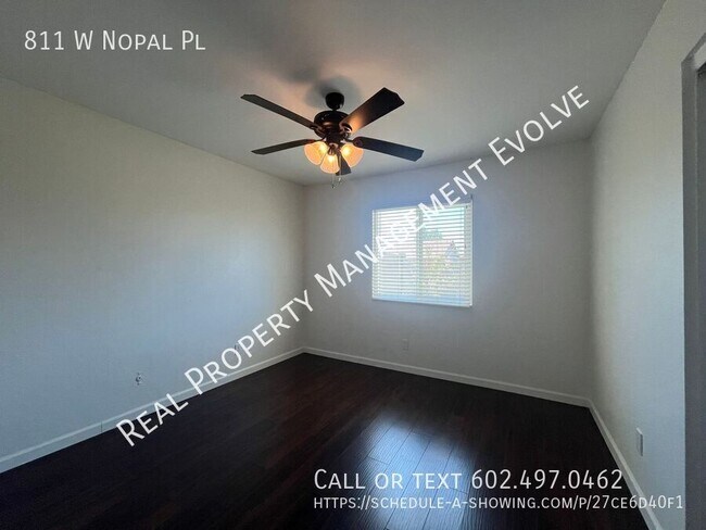 Building Photo - 811 W Nopal Pl