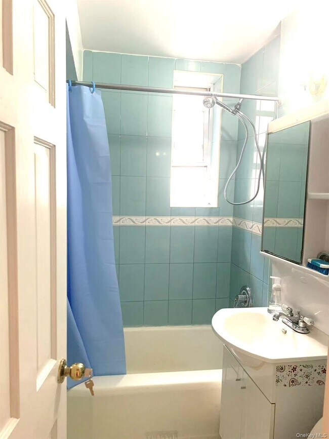 Building Photo - 42-45-45 Kissena Blvd