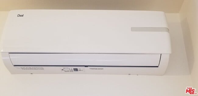 Building Photo - 1816 S La Brea Ave